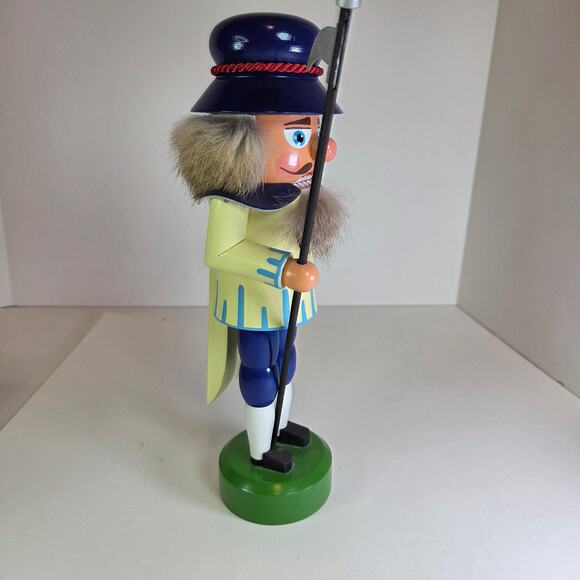 Vintage VEB Hødrew Nutcracker Guard 11" German Wooden Soldier with Spear - Picture 3 of 15